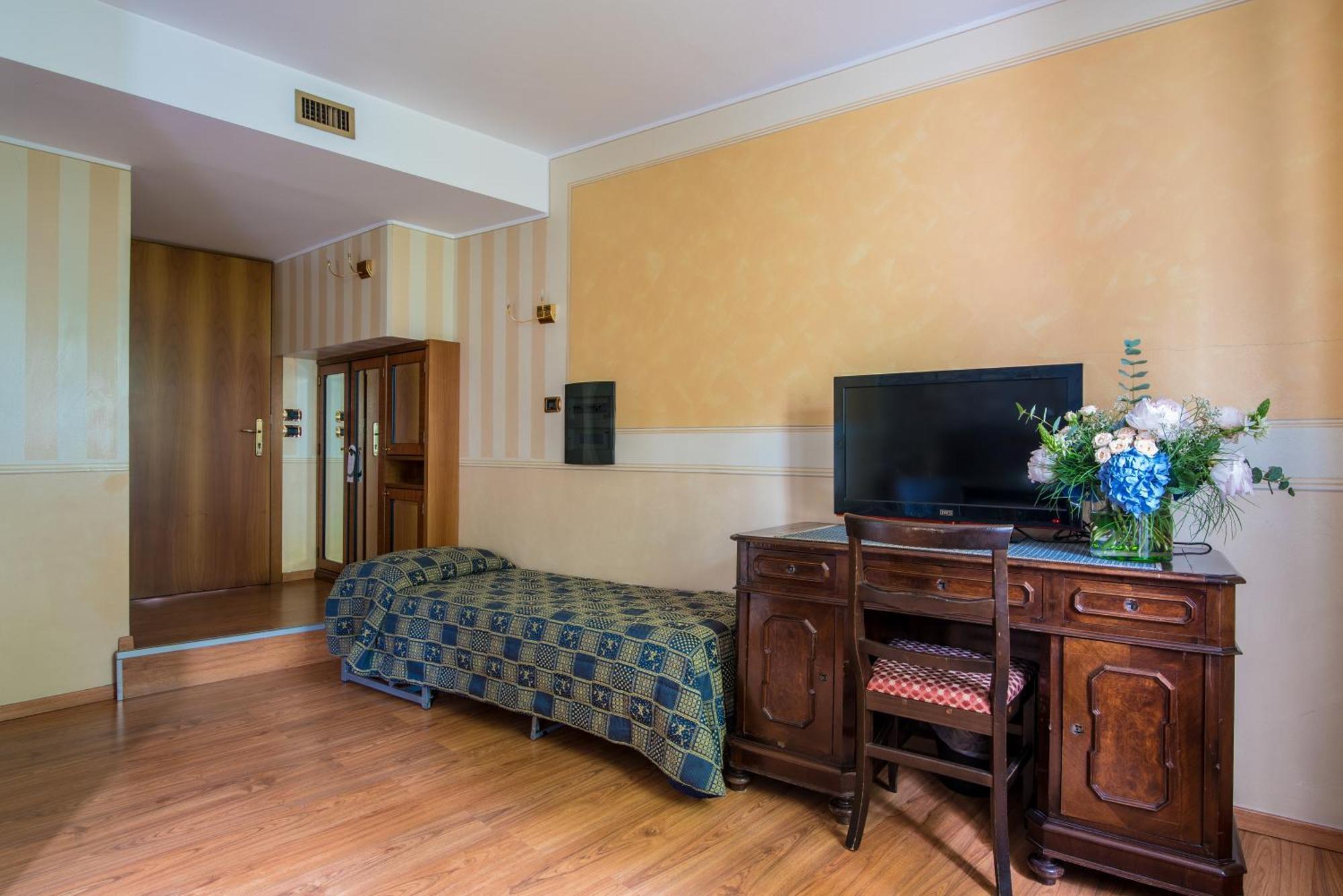Hotel Porta Del Sole Soiano Del Lago Dış mekan fotoğraf