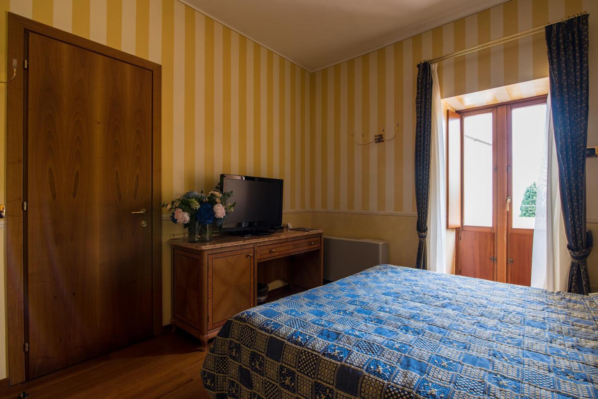 Hotel Porta Del Sole Soiano Del Lago Dış mekan fotoğraf