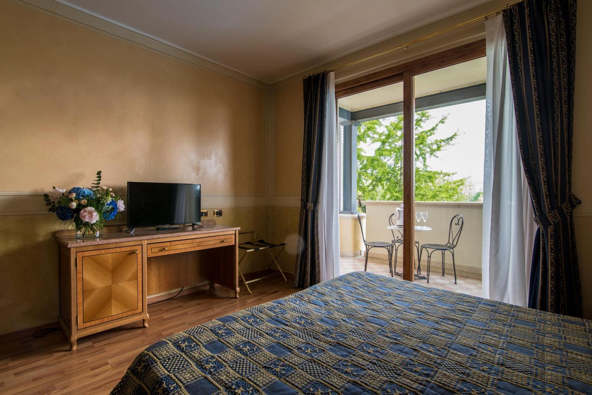 Hotel Porta Del Sole Soiano Del Lago Dış mekan fotoğraf