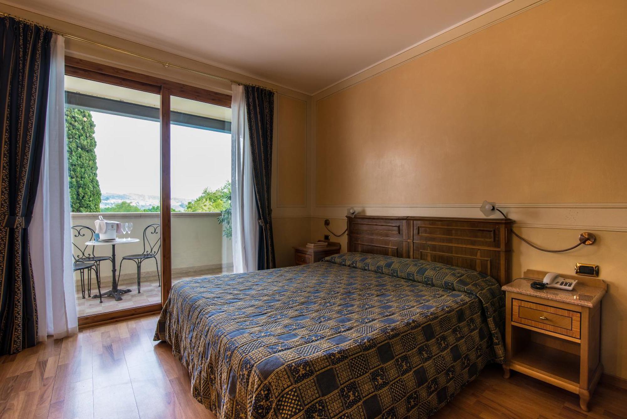 Hotel Porta Del Sole Soiano Del Lago Dış mekan fotoğraf
