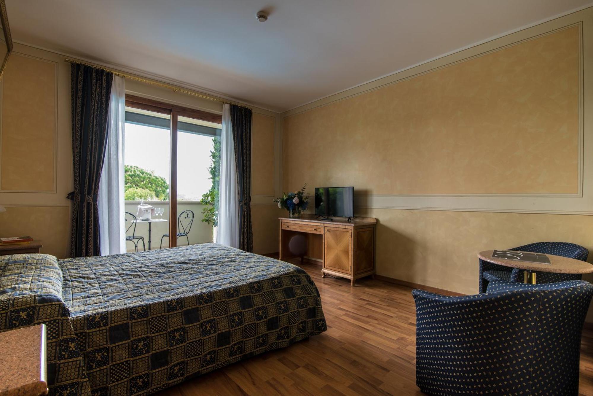 Hotel Porta Del Sole Soiano Del Lago Dış mekan fotoğraf