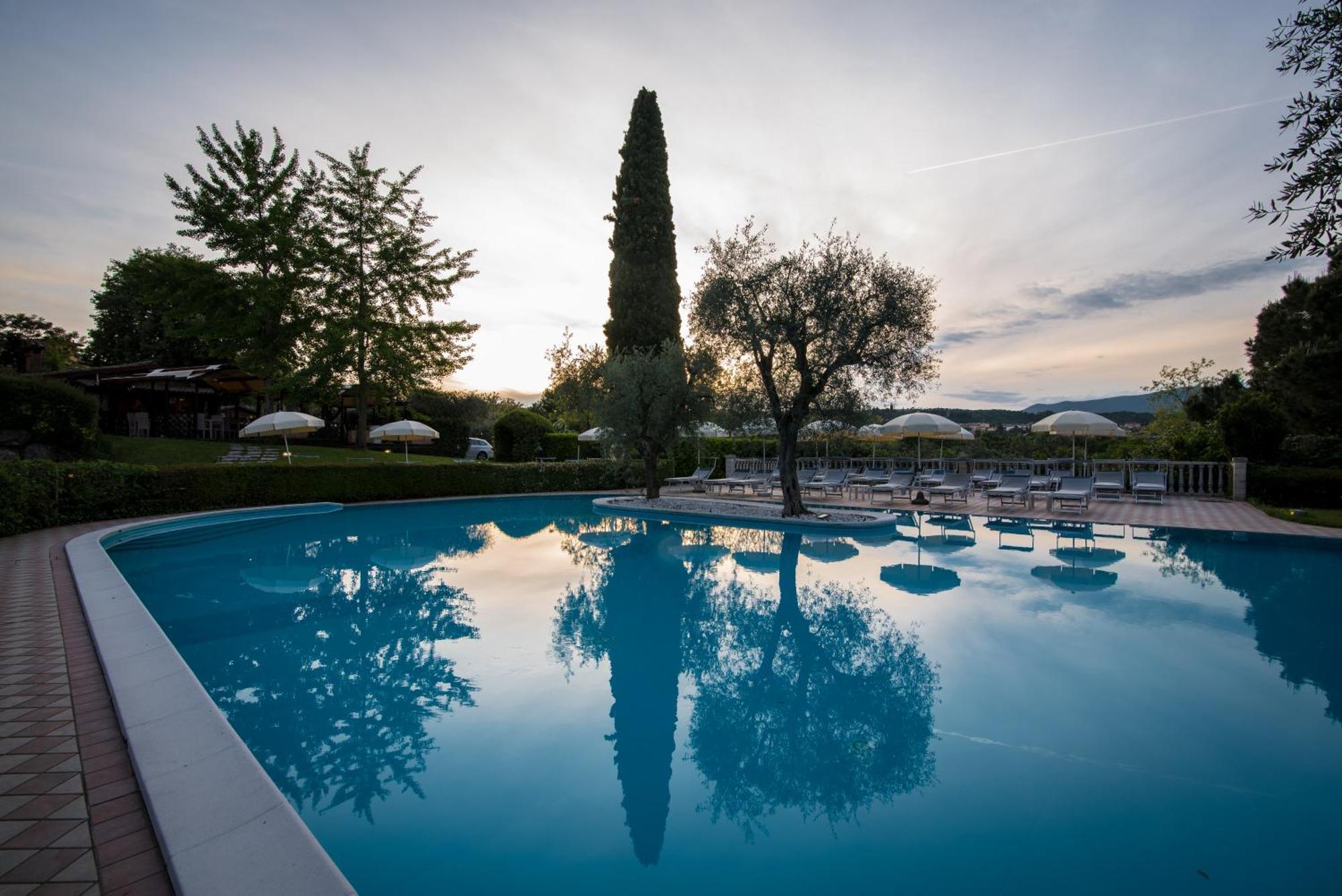 Hotel Porta Del Sole Soiano Del Lago Dış mekan fotoğraf