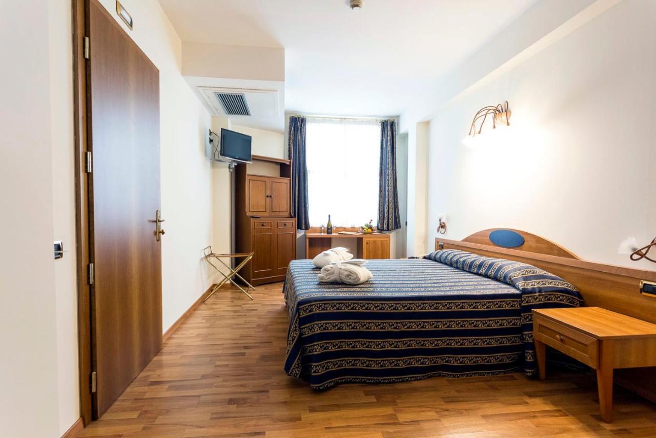Hotel Porta Del Sole Soiano Del Lago Dış mekan fotoğraf
